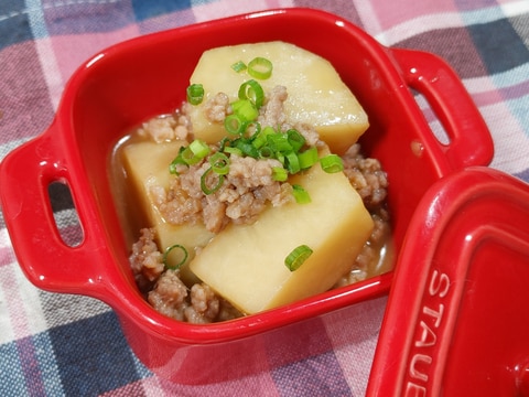 ストウブDe〜里芋と豚ひき肉の煮物